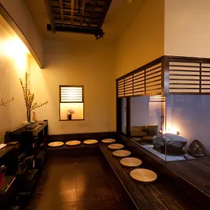 Ryokan (tradycyjny japoński pensjonat lub zajazd) Kimi